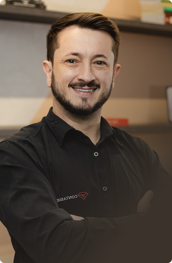 Especialista da Contassesc sorrindo